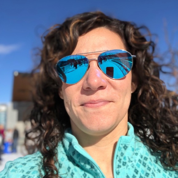 Meet your Posher, Courtney - Picture 4 of 4